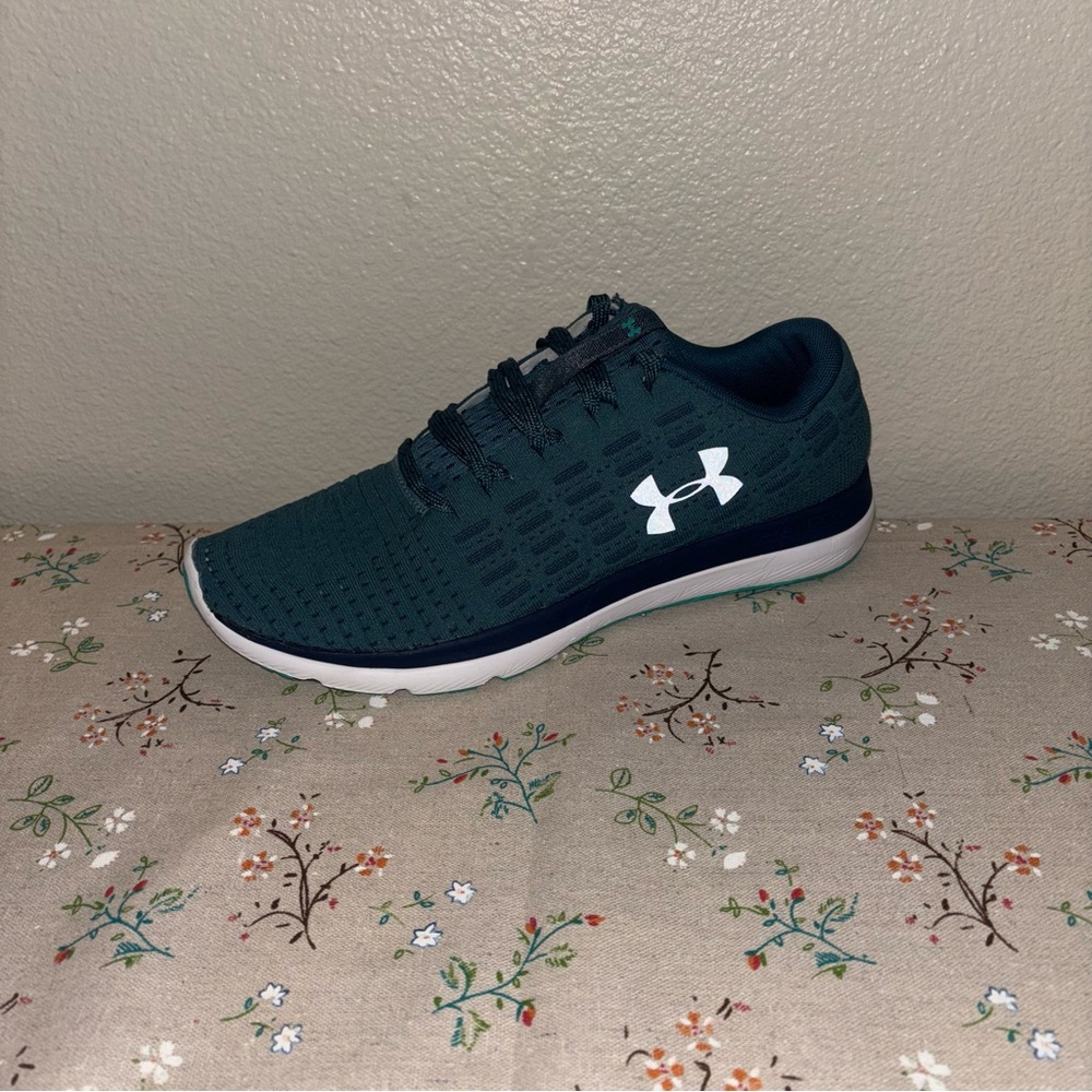Under Armour Shoes - Picture 6 of 10